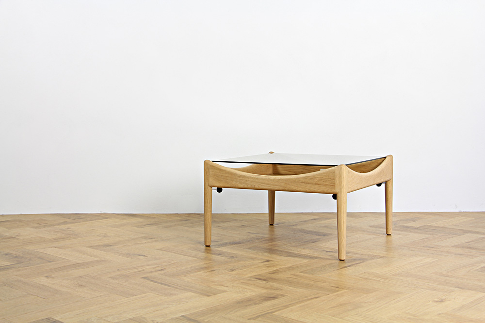 MODUS side table (モデュス) / Kristian Vedel (クリスチャン・ヴェデル)