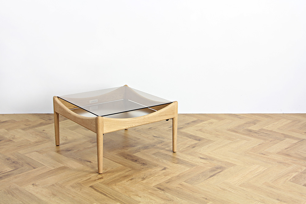 MODUS side table (モデュス) / Kristian Vedel (クリスチャン・ヴェデル)
