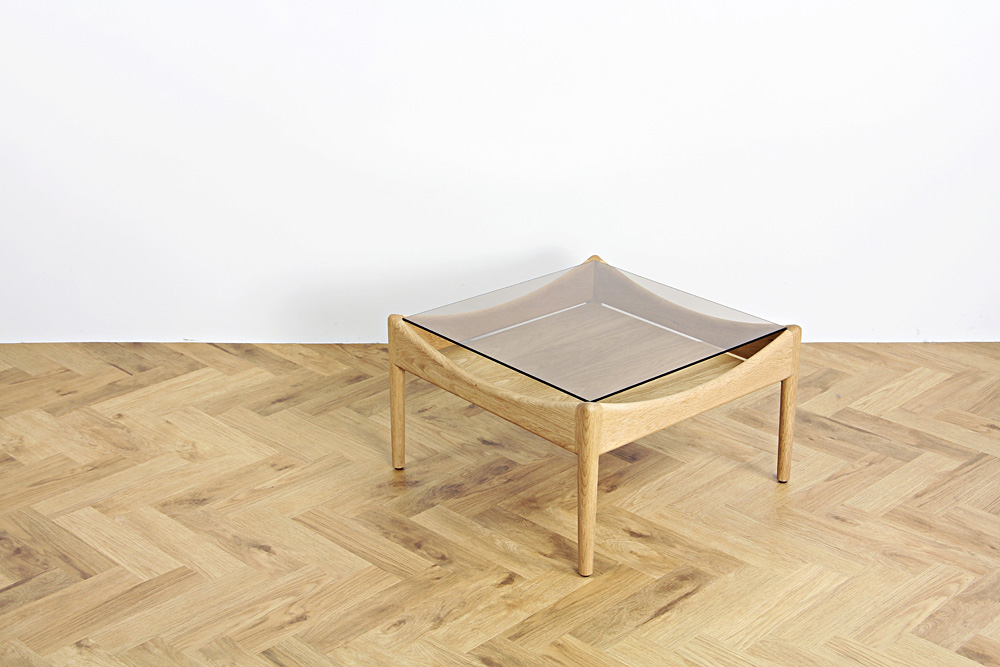 MODUS side table (モデュス) / Kristian Vedel (クリスチャン・ヴェデル)