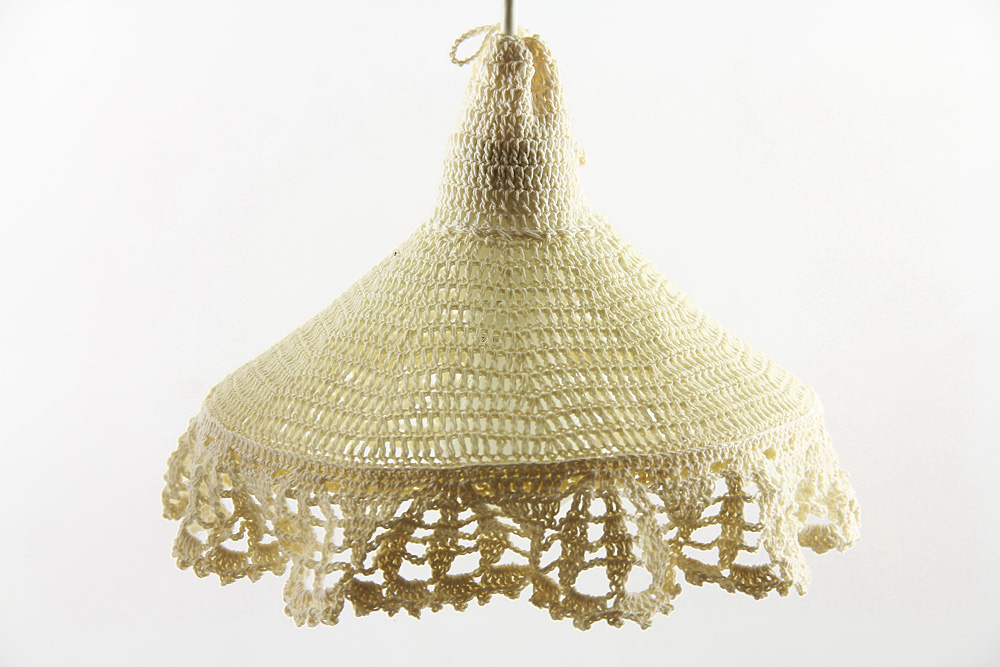 Doily Lamp (ドイリー・ランプ) / 手編みレースのランプシェード
