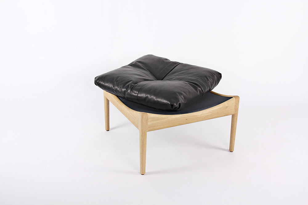 MODUS ottoman (モデュス) / Kristian Vedel (クリスチャン・ヴェデル)