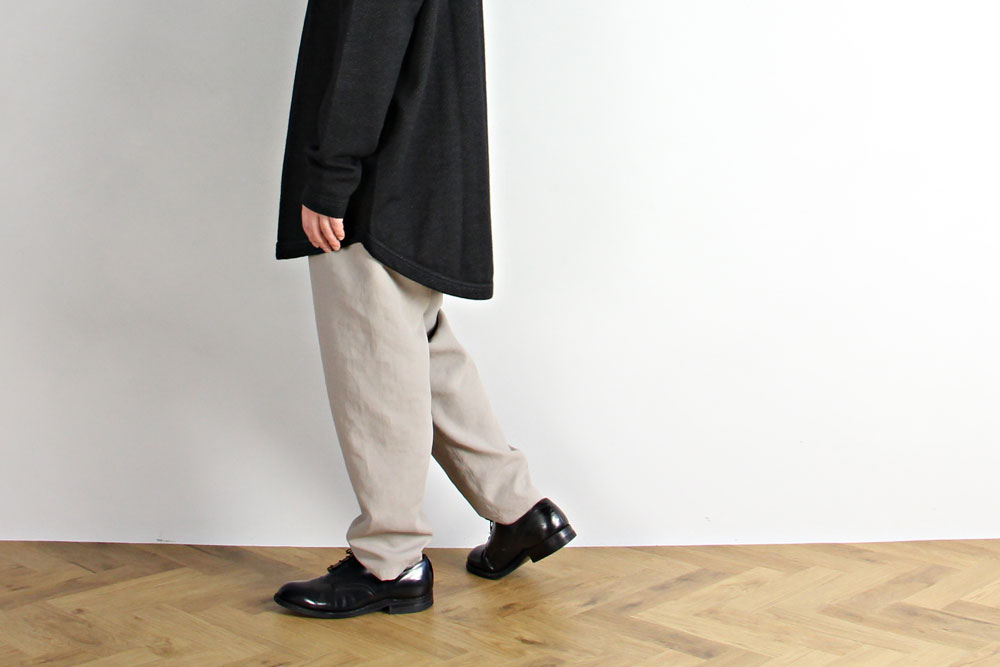 NO CONTROL AIR/ノーコントロールエアー/マカロニポリエステル・タッサー テーパードパンツ/AR_NC034PF/エクリュ、ブラック/size XS,M