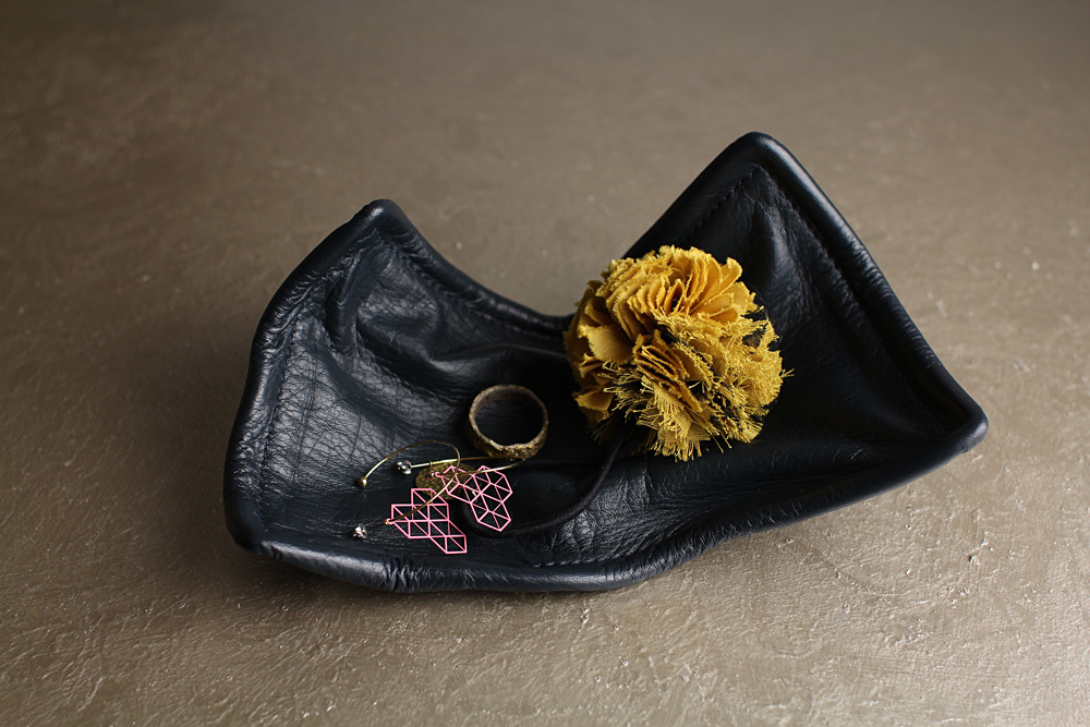 Perrocaliente /ペロカリエンテ/ FLEX LEATHER TRAY
