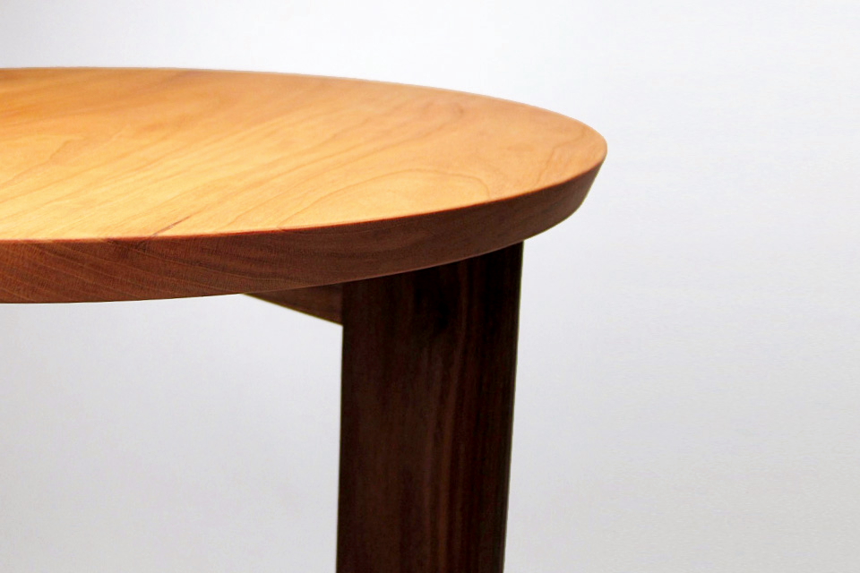 宮崎椅子製作所 / en side table