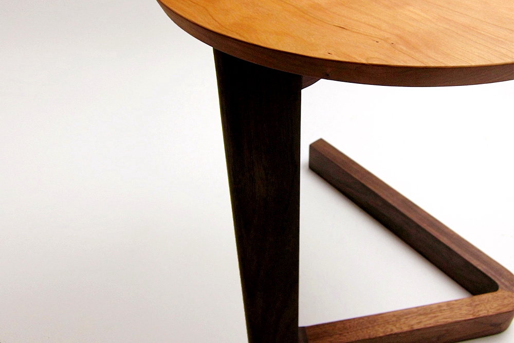宮崎椅子製作所 / en side table