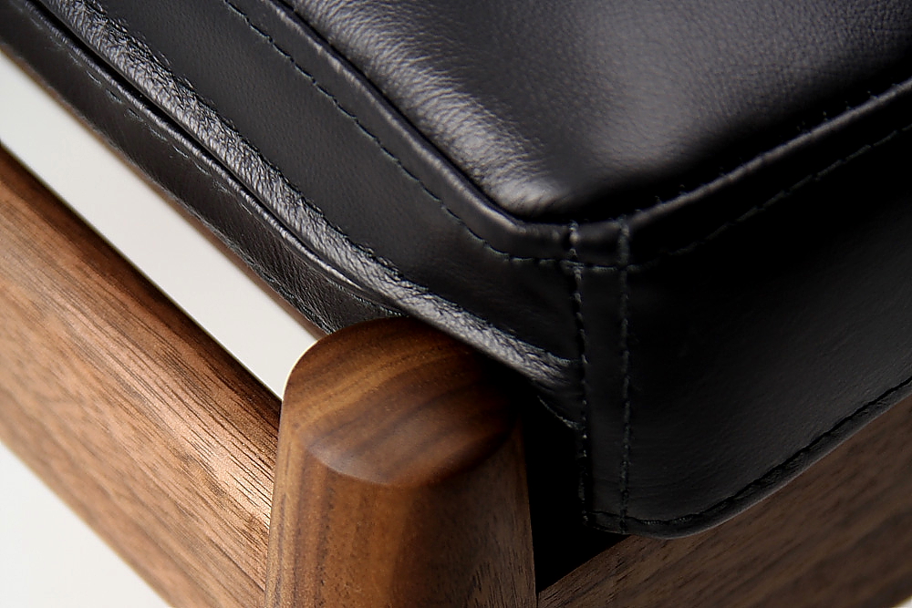 宮崎椅子製作所 / Paper Knife sofa ottoman