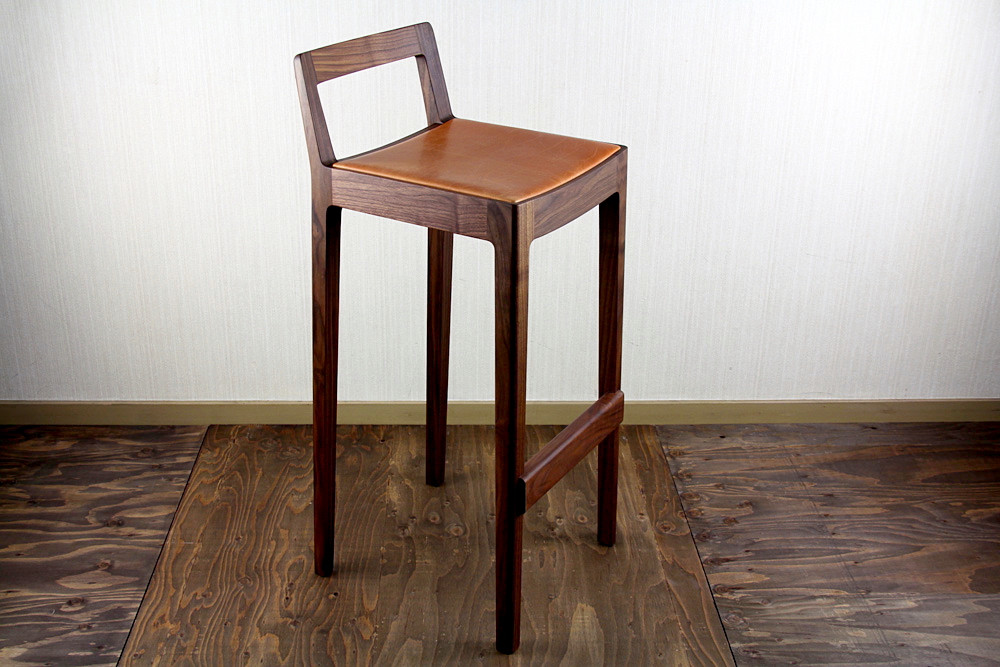R+R counter chair
