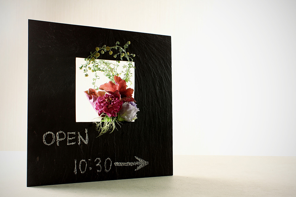 Mur Mur Frame Flower Vase