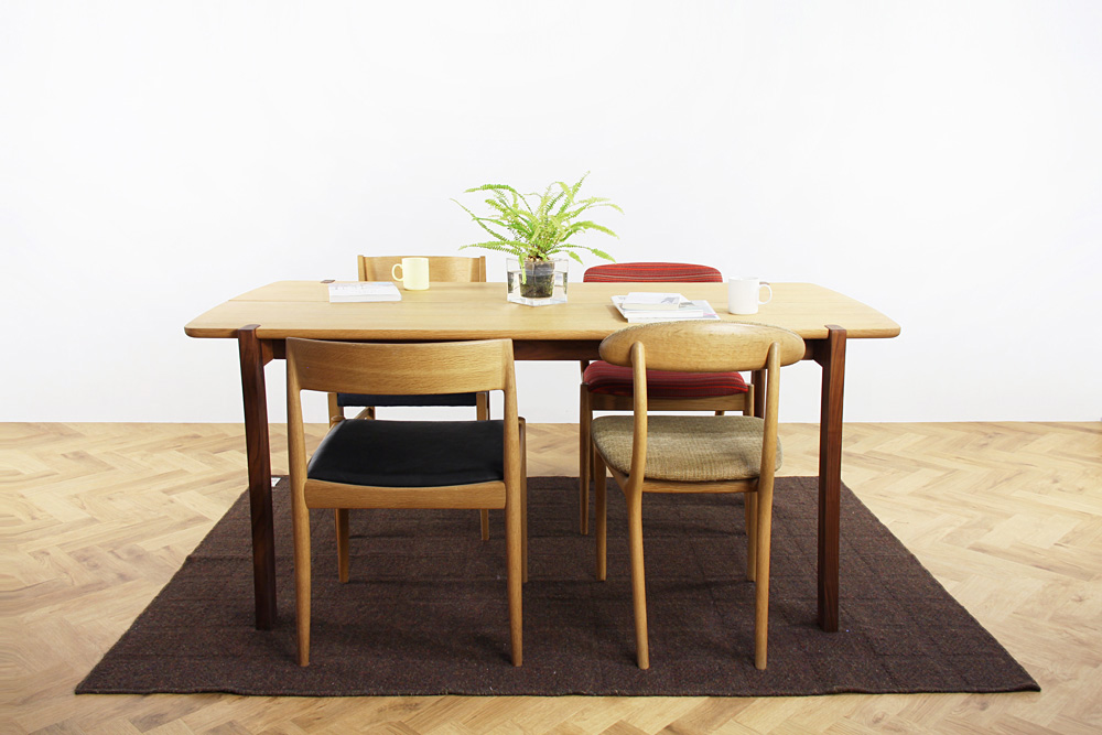 宮崎椅子製作所 / en table