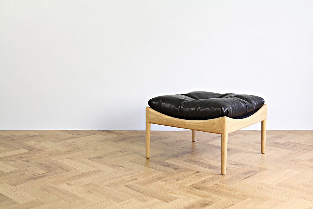 MODUS ottoman (モデュス) / Kristian Vedel (クリスチャン・ヴェデル)