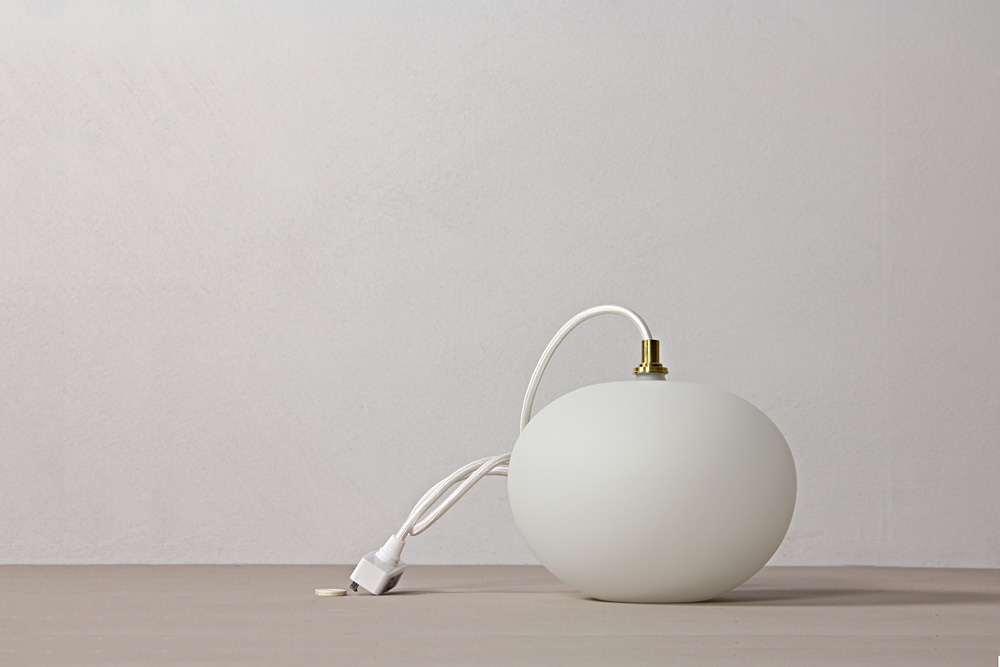 qualia-glassworks/クオリアグラスワークス/glass pendant-light circle whiteガラスペンダントライト/林亜希子/作家/岐阜