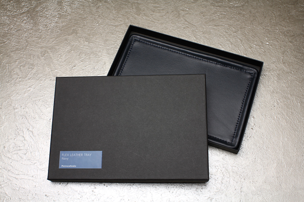 Perrocaliente /ペロカリエンテ/ FLEX LEATHER TRAY