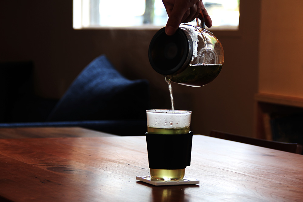 THE GLASS SLEEVE